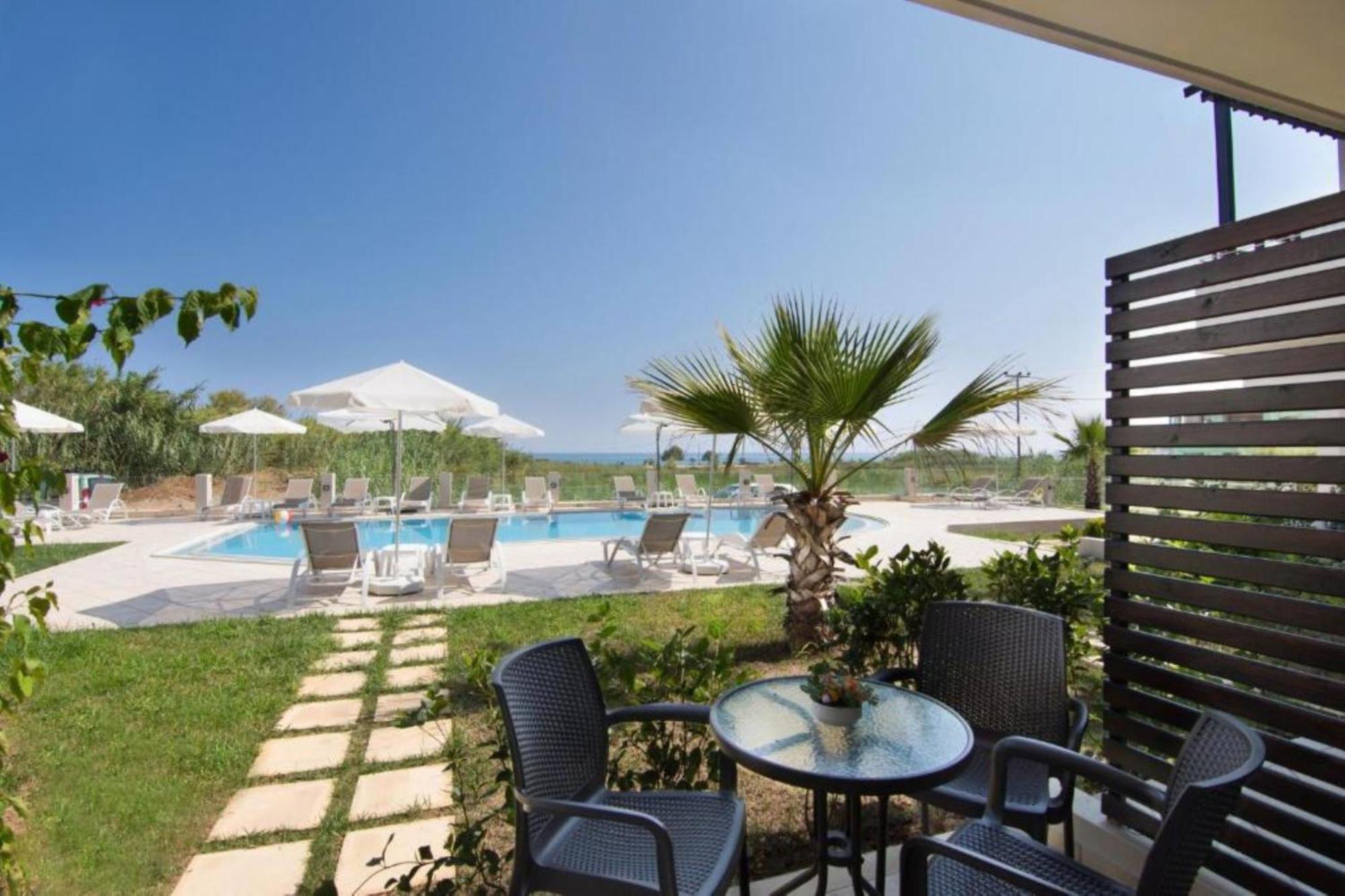 Carisa Suites And Apartments 말레메 외부 사진